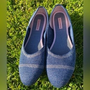 Like NEW Rothy's style recycled plastic flats in 9 —Giesswein
